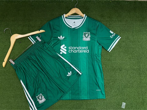 KIT TAILANDESA - CAMISA LIVER POOL VERDE+ BERMUDA LIVER POOL VERDE - comprar online