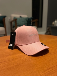 BONÉ JUST DO IT na internet