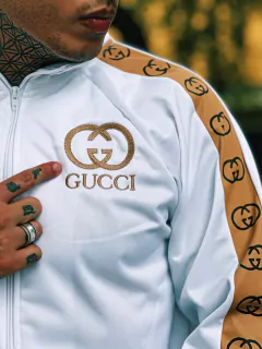 CONJUNTO - GUCCI BRANCO COM DOURADO na internet