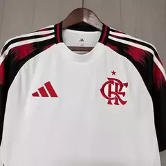 Modelo torcedor - Flamengo Uniforme 2 - 25/26 - Dk Store