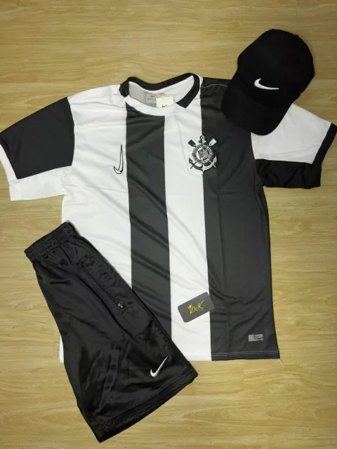 KIT CAMISA CORINTHIANS UNIF 3 + BONÉ NIKE PRETO + BERMUDA NIKE PRETO