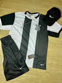 KIT CAMISA CORINTHIANS UNIF 3 + BONÉ NIKE PRETO + BERMUDA NIKE PRETO na internet