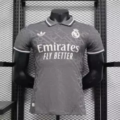 Modelo JOGADOR REAL MADRID UNIFORME 3 24/25