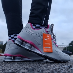 NIKE SHOX NZ 4 MOLAS CINZA C/ ROSA - comprar online