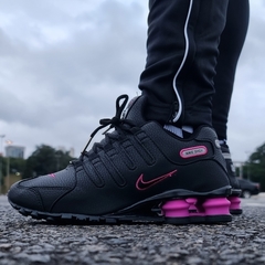 NIKE SHOX NZ 4 MOLAS PRETO C/ ROSA na internet