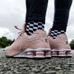 NIKE SHOX NZ 4 MOLAS ROSÉ na internet