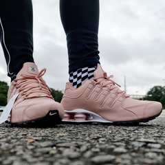 NIKE SHOX NZ 4 MOLAS ROSÉ - Dk Store