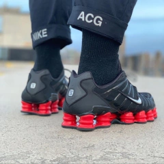 NIKE SHOX TL 12 MOLAS - PRETO COM MOLAS VERMELHO na internet