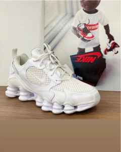 NIKE SHOX TL NOVA WHITE BARELY GRAPE - comprar online