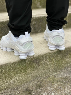 NIKE SHOX TL NOVA WHITE BARELY GRAPE na internet