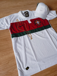 KIT PORTUGAL VERMELHA/BRANCA+BONÉ NIKE BRANCO+CORRENTE NIKE DOURADA - comprar online