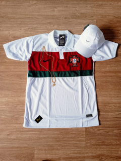 KIT PORTUGAL VERMELHA/BRANCA+BONÉ NIKE BRANCO+CORRENTE NIKE DOURADA