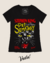 Blusinha preta com estampa inspirada no livro 'Pet Sematary' ou filme Cemitério Maldito de Stephen King, apresentando um gato preto com olhos amarelos e dentes expostos.