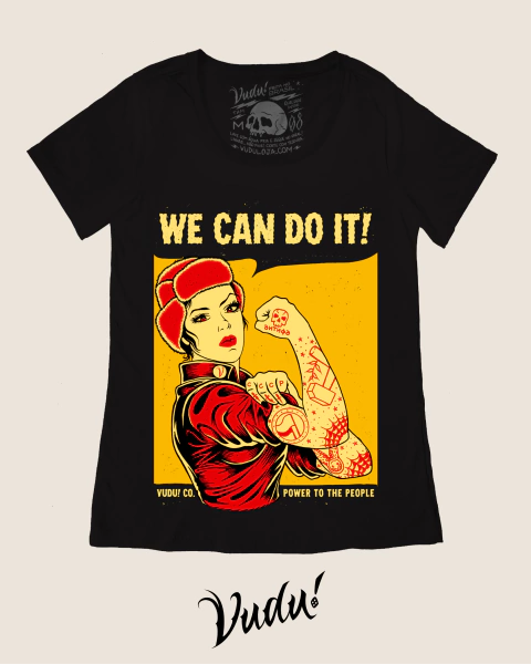 Blusinha preta com estampa retrô "We Can Do It!", mostrando uma mulher musculosa com uma faixa vermelha na cabeça e tatuagens nos braços.