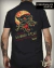 Camisa preta masculina Work Legendary Outlaw com estampa de lobo feroz usando capacete com caveira e texto "Legendary Outlaw" nas costas