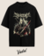 T-shirt oversized preta com estampa do personagem Geralt de Rívia da série The Witcher.