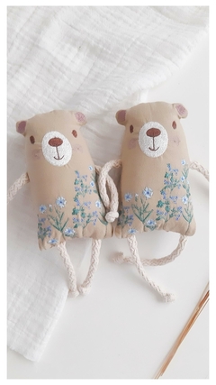 Set de tres ositos bordados con cordones - comprar online
