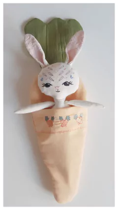 Conejito con zanahoria