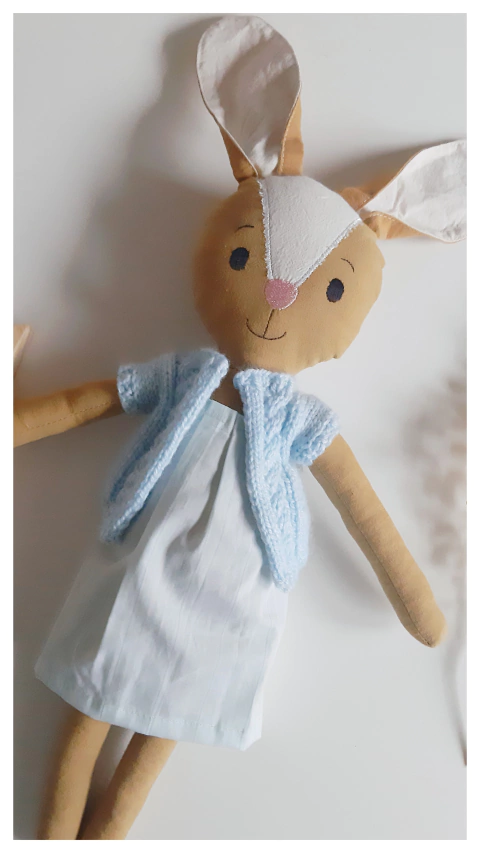 Conejita de tela "Margarita"