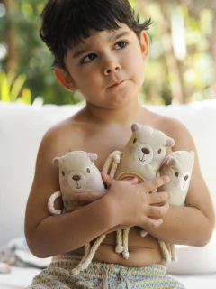 Set de tres ositos bordados con cordones - comprar online