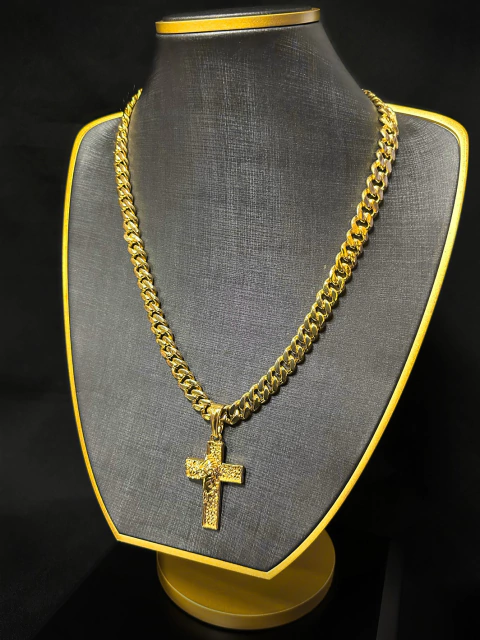 Corrente Grumet Simples 12mm + Pingente (Cruz com Face de Cristo) - comprar online