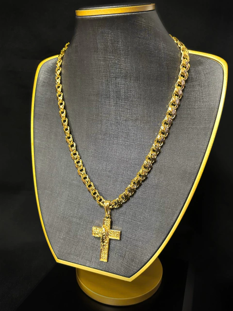 Corrente Friso Kenner 12mm + Pingente (Cruz Com Face de Cristo) - comprar online