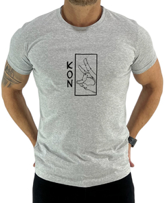 Remera Básica KON Chainsaw Man [BORDADO] - Murasaki Clothing