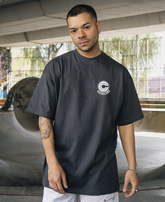 Remera Oversize Capsule Corp Dragon Ball Z [BORDADO] - tienda online