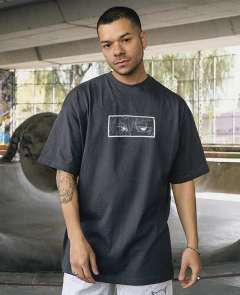 Remera Oversize Satoru Gojo Jujutsu Kaisen [BORDADO] - tienda online