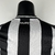 manto-mantos-uniforme-uniformes-blusas-blusa-roupa-roupas-camisetas-camisas-camisa-newcastle-i-1-home-casa-titular-primeira-2023-2024-23-24-jogador-player-masculina-masculino-masculinas-masculinos-preta-branca-4.jpg