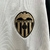 manto-mantos-uniforme-uniformes-blusas-blusa-roupa-roupas-camisetas-camisas-camisa-valencia-i-2024-25-branca-e-preta-torcedor-masculina-tailandesa-futebol-lançamento-nova-original-fotos-foto-oficial-primeira-casa-principal-titular-home-7.webp