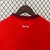 manto-mantos-uniforme-uniformes-blusas-blusa-roupa-roupas-camisetas-camisas-camisa-suica-i-2024-25-torcedor-masculina-vermelha-tailandesa-futebol-lançamento-nova-original-fotos-foto-oficial-imagem-replica-barata-primeira-casa-principal-titular-home-5.webp