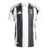 camisa-juventus-i-2024-25-torcedor-masculina-branca-e-preta-manto-mantos-uniforme-uniformes-blusas-blusa-roupa-roupas-camisetas-camisas-tailandesa-futebol-lançamento-nova-original-fotos-foto-oficial-imagem-replica-barata-primeira-casa-principal-titular-ho