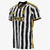 manto-mantos-blusas-blusa-roupa-roupas-camisetas-camisas-camisa-juventus-i-home-casa-titular-primeira-1-2023-23-24-torcedores-torcedor-fan-masculina-masculino-masculinas-masculinos-brancas-branco-pretas-preto-1.jpg