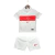 uniforme-infantil-turquia-i-2024-25-branco-e-vermelho-conjunto-uniforme-tailandesa-replica-original-oficial-fotos-imagem-home-casa-titular-primeira-principal-kit-1.webp