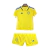 uniforme-infantil-leeds-united-ii-2024-25-amarela-camisa-manto-blusa-tailandesa-replica-original-oficial-fotos-imagem-fora-segunda-reserva-dois-away-kit-1.webp