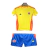 uniforme-infantil-colombia-i-2024-25-amarelo-laranja-e-azul-conjunto-uniforme-tailandesa-replica-original-oficial-fotos-imagem-home-casa-titular-primeira-principal-kit-1.webp