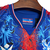 manto-mantos-uniforme-uniformes-blusas-blusa-roupa-roupas-camisetas-camisas-camisa-crystal-palace-i-2024-25-azul-e-vermelha-masculina-torcedor-tailandesa-futebol-lançamento-nova-original-fotos-foto-oficial-primeira-casa-principal-titular-home-3.webp