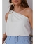 Blusa Ombro Só com Fivela Mel na internet