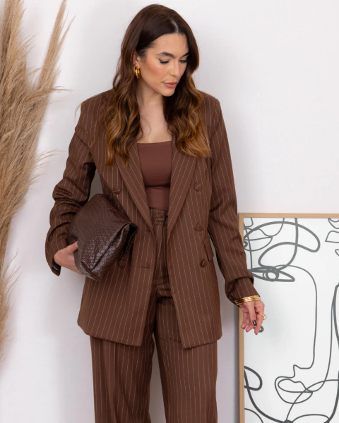 Blazer de Alfaiataria Alongado com Botões Risca de Giz Silvia - MOS | Mariana Olympio Store | Alfaiataria Feminina