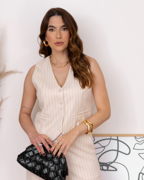 Colete Feminino de Alfaiataria Curto com Botões Chloe Risca de Giz - MOS | Mariana Olympio Store | Alfaiataria Feminina