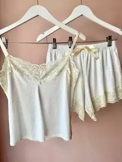 Pijama Giovi en internet