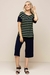 Conjunto feminino de verão blusa listrada cor marinho e verde com calça pantacourt azul marinho.