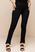 Calça bodycon preta com detalhes na barra, ideal para compor looks elegantes.
