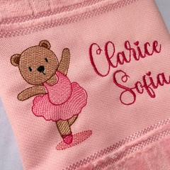 Toalha Lavabo Bordada Personalizada Infantil 30 x 45 cm – Ursinha Bailarina