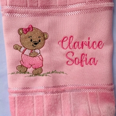 Toalha Lavabo Bordada Personalizada Infantil 30 x 45 cm – Ursinha Macacão - comprar online