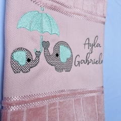 Toalha Lavabo Bordada Personalizada Infantil 30 x 45 cm – Casal de Elefante