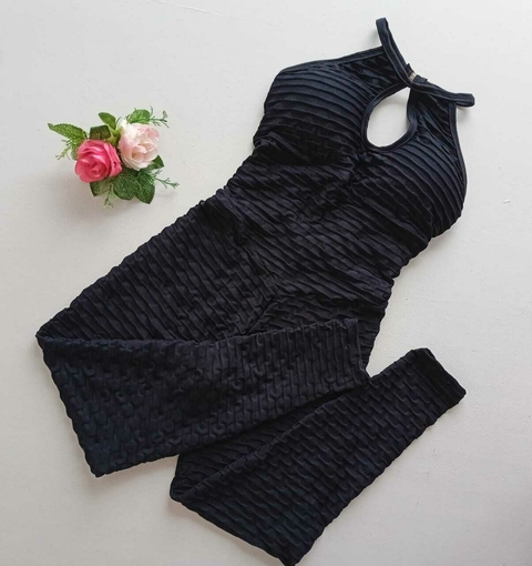 Macacão Jacquard Preto Gota