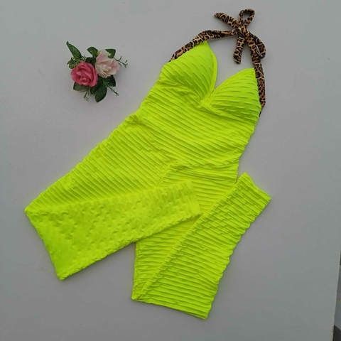 Macacão Jacquard Amarelo Néon Detalhe Animal Print