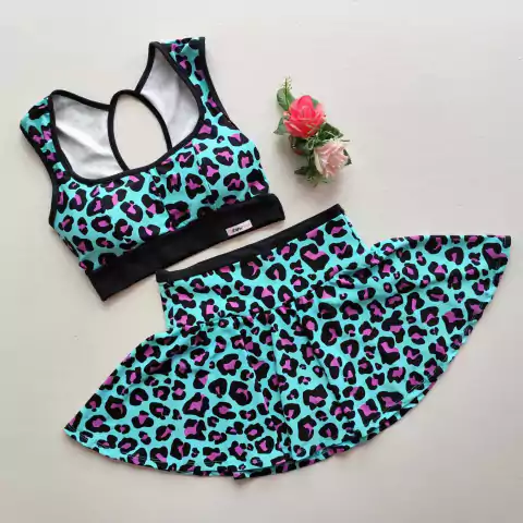 Conjunto Short Saia Onça Fundo Acqua Top Jane